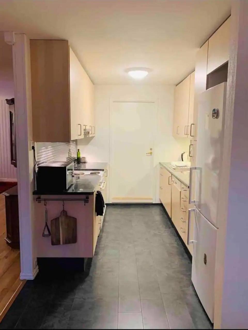 Miracle Tromso, Cozy Double Bed Private Room In A Shared Apartment With Stunning Tromso Views Exterior photo