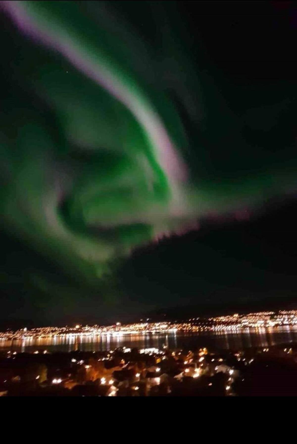 Miracle Tromso, Cozy Double Bed Private Room In A Shared Apartment With Stunning Tromso Views Exterior photo