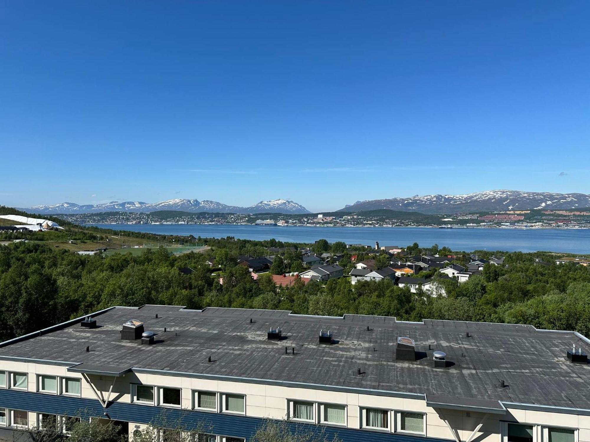 Miracle Tromso, Cozy Double Bed Private Room In A Shared Apartment With Stunning Tromso Views Exterior photo