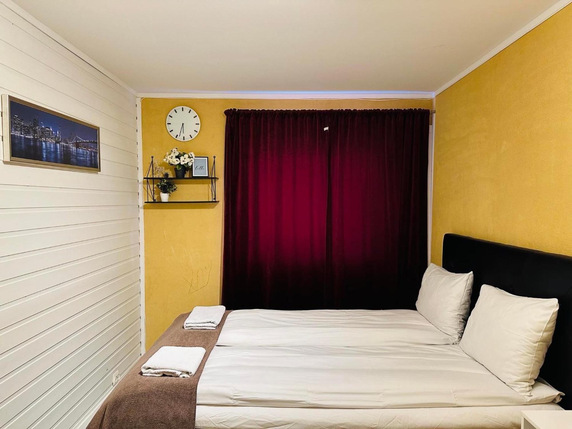 Miracle Tromso, Cozy Double Bed Private Room In A Shared Apartment With Stunning Tromso Views Exterior photo