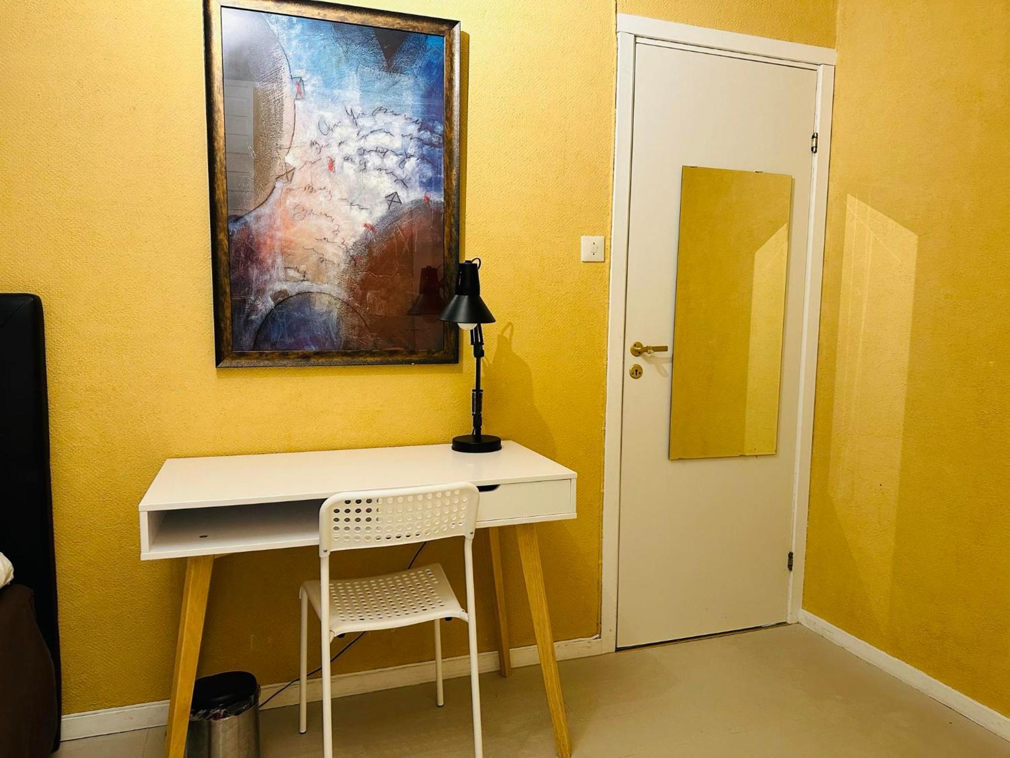 Miracle Tromso, Cozy Double Bed Private Room In A Shared Apartment With Stunning Tromso Views Exterior photo